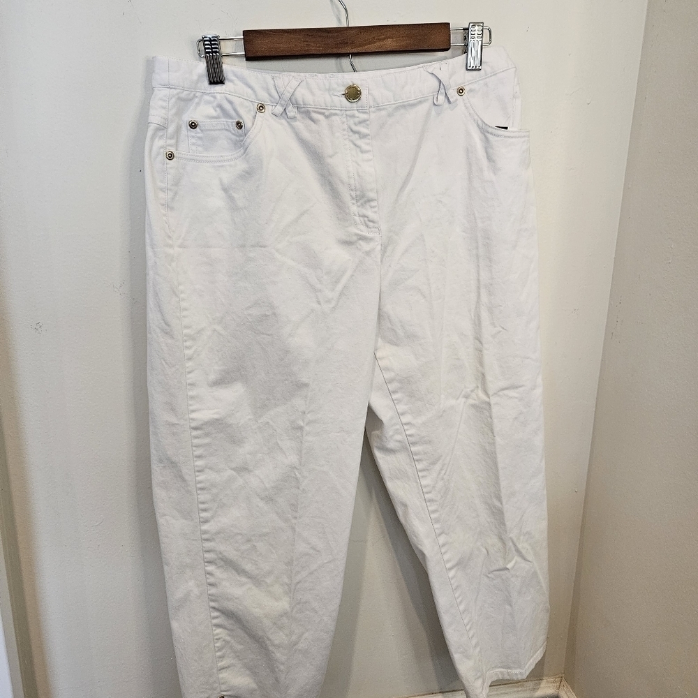 Women's Crop White Hearts of Palm Pants 10